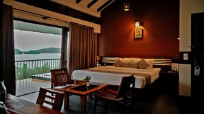 Select Comfort beds, individually decorated, individually furnished