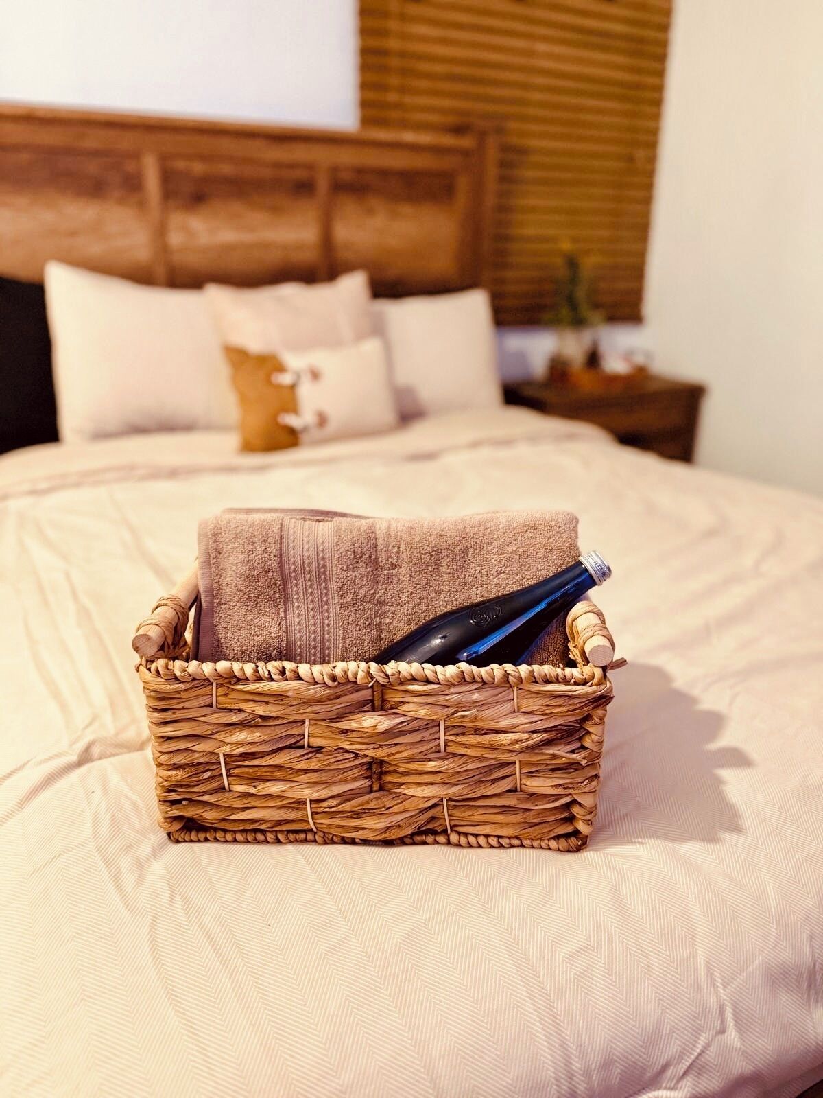 1 chambre, coffre-fort, bureau, fer et planche à repasser
