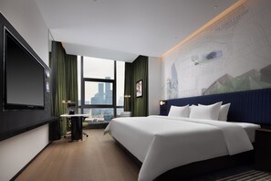 Deluxe Room | Free minibar, desk, blackout drapes, iron/ironing board - Hampton by Hilton Shenzhen Science Park (Shenzhen)