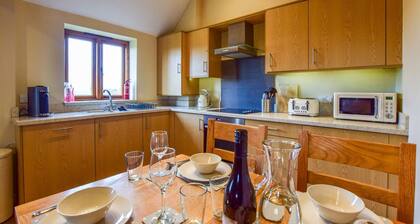 Inglenook Barns - two pet-friendly barn conversions with hot tubs