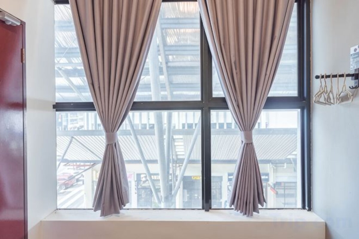 Queen Room With View