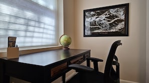 Interior - Highlands Haven, Cozy Retreat in Historical Center (Denver)