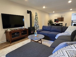Smart TV - Highlands Haven, Cozy Retreat in Historical Center (Denver)