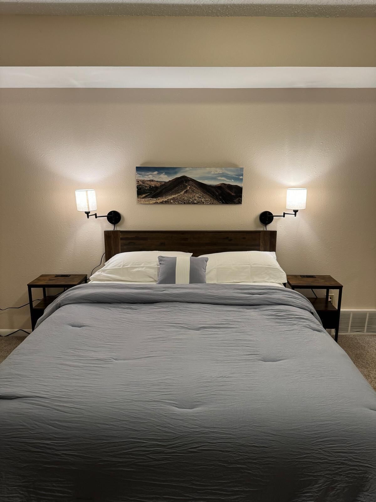 2 habitaciones, tabla de planchar con plancha, wifi y ropa de cama 