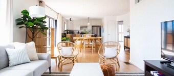 Old Milford - Modern Home 5 Minutes from Picton