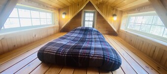 Lakeside Tiny Cozy Retreat