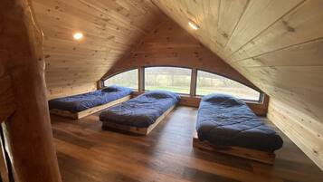 5 bedrooms, free WiFi, bed sheets