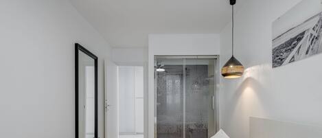 1 bedroom, desk, iron/ironing board, WiFi