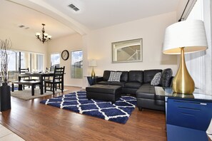 5 bedrooms, individually decorated, individually furnished - Fs3965ha - 5 Bedroom Villa In High Grove, Sleeps Up To 10, Just 5 Miles To Disney (Davenport)