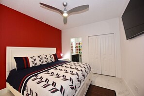 5 quartos, individualmente decorados, individualmente mobiliados