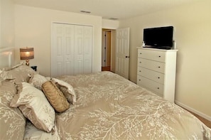 3 habitaciones, decoración personalizada y muebles diferentes