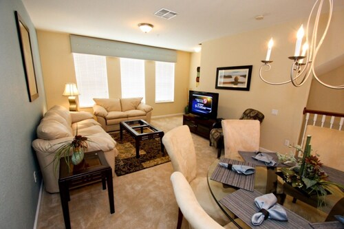 It319 - 3 Townhome in Vista Cay Resort, Sleeps Up To 6, Just 7 Miles To Disney