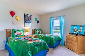 3 bedrooms, individually decorated, individually furnished - It880 - 3 Townhome in Trafalgar Village Resort, Sleeps Up To 6, Just 10 Miles To Disney (Kissimmee)
