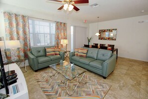 4 bedrooms, individually decorated, individually furnished - It3006 - 4 Townhome in Compass Bay, Sleeps Up To 8, Just 3 Miles To Disney (Kissimmee)