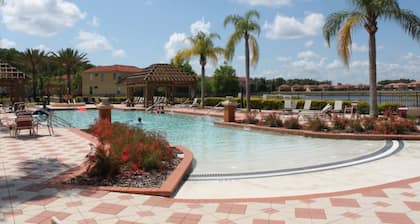 It3086 - 4 Townhome in Bella Vida Resort, Sleeps Up To 8, Just 7 Miles To Disney