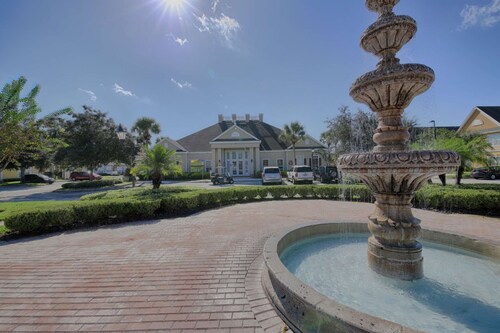 It5151 - 3 Townhome in Villas at Seven Dwarfs Lane, Sleeps Up To 9, Just 6 Miles To Disney