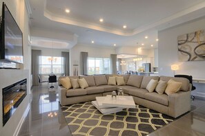 Room - It5422 - 4 Condo in Storey Lake Resort, Sleeps Up To 8, Just 9 Miles To Disney (Kissimmee)