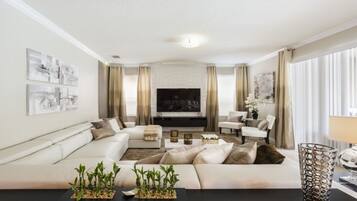 6 bedrooms, individually decorated, individually furnished