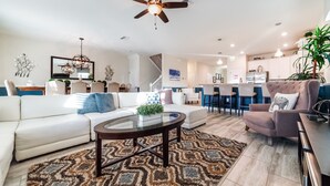 8 chambres, décoration personnalisée, ameublement personnalisé