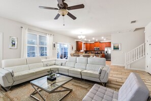 6 Schlafzimmer, individuell dekoriert, individuell eingerichtet