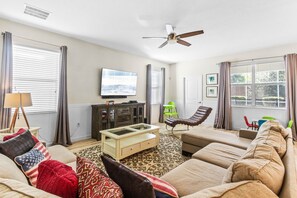 6 bedrooms, individually decorated, individually furnished