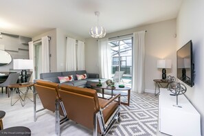 Flatskjerm-TV og TV-spill