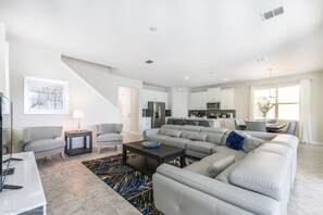 4 habitaciones, decoración personalizada y muebles diferentes