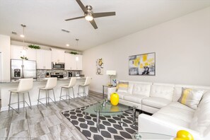 4 Schlafzimmer, individuell dekoriert, individuell eingerichtet