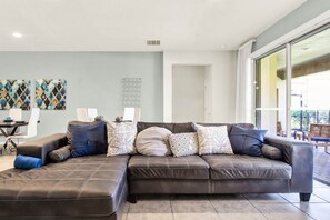 8 chambres, décoration personnalisée, ameublement personnalisé