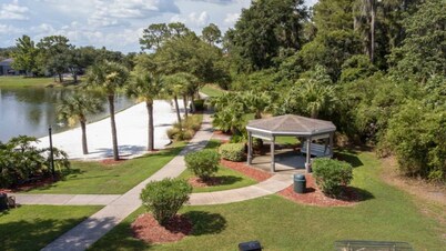 Ffv10161ha - Lake Berkley - 5 Bed 3 Baths Villa