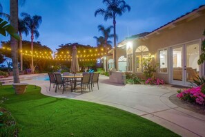 Outdoor dining - Luxe & Spacious Oasis: Pool/Spa, Tennis, Mini Golf (Poway)