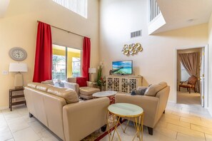 6 bedrooms, individually decorated, individually furnished - It10008 - 6 Villa in Emerald Island Resort, Sleeps Up To 12, Just 3 Miles To Disney (Kissimmee)