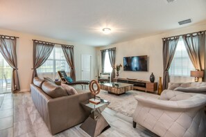 6 Schlafzimmer, individuell dekoriert, individuell eingerichtet