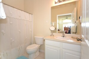 Bathroom - Ffv11357ha - Emerald Island Resort - 4 Bed 3.5 Baths Townhome (Kissimmee)