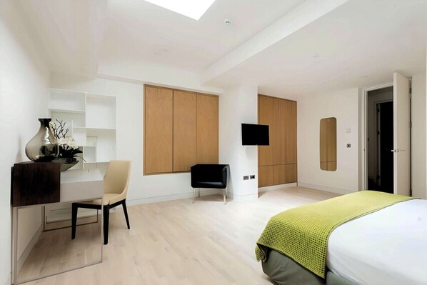 3 bedrooms, iron/ironing board, travel cot, free WiFi