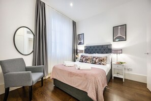 2 bedrooms, iron/ironing board, travel crib, free WiFi