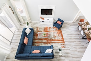 5 camere, con stile personalizzato, con arredamento individuale