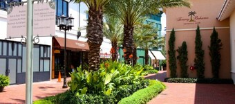 It14297ha - Lucaya Village - 4 Bed 3 Baths Townhome, Sleeps Up To 11, Just 3 Miles To Disney