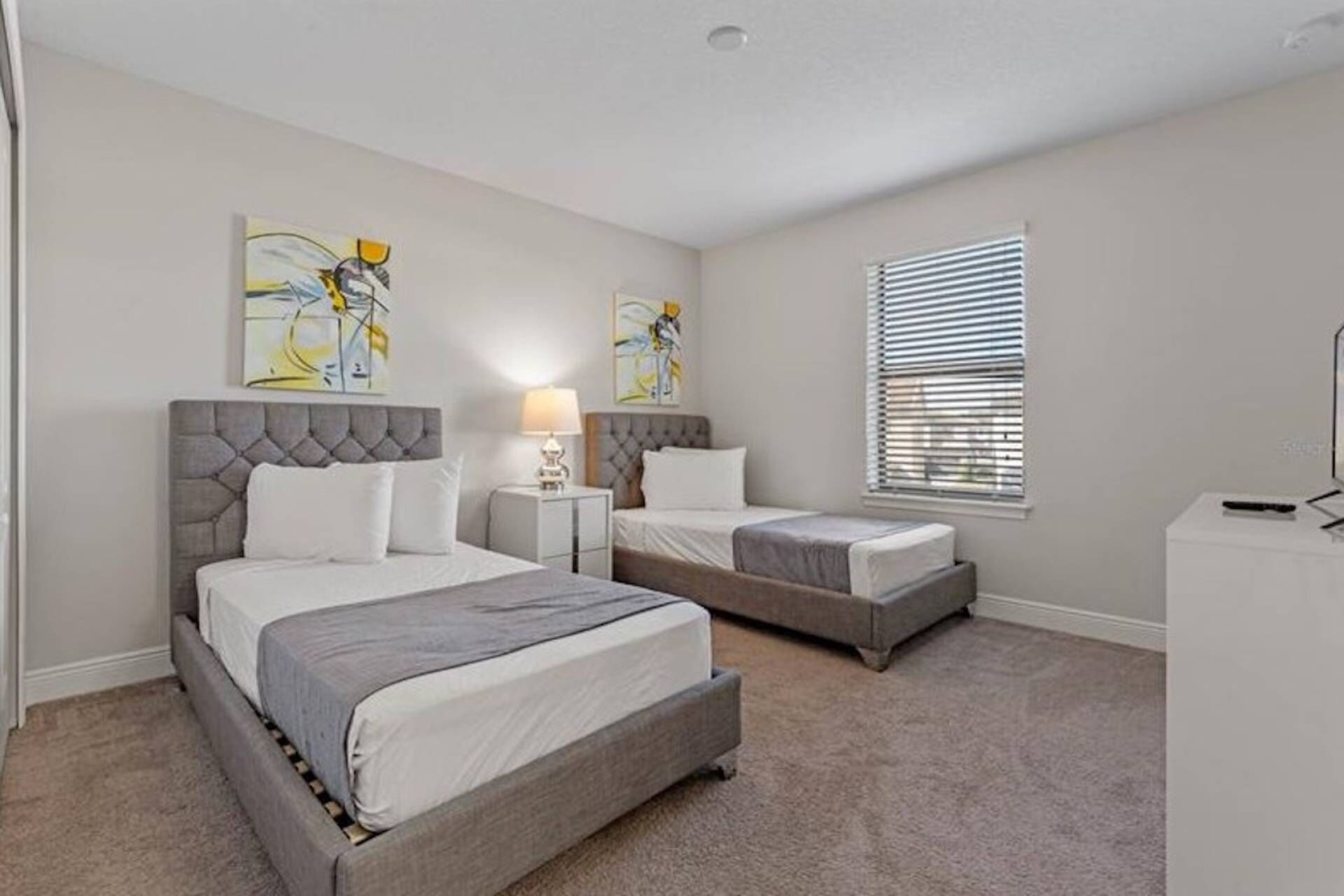 6 bedrooms, individually decorated, individually furnished