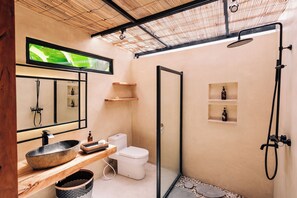 Free toiletries, hair dryer - JOGLO ADORE (Canggu)