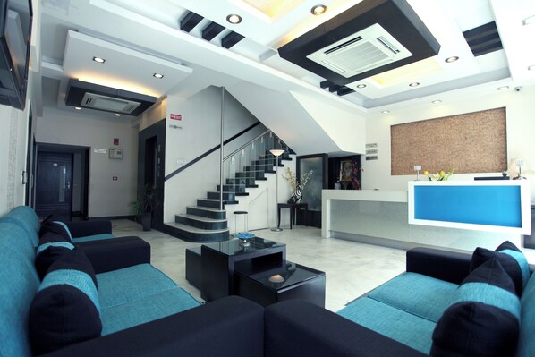 Reception - Hotel Saar Inn (New Delhi)