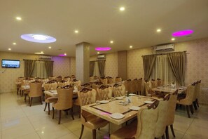 Restaurant - Premier Suites Business Hotel (Bengaluru)