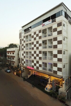 Exterior - Premier Suites Business Hotel (Bengaluru)