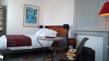 1 bedroom, internet, bed sheets