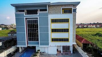 Fachada da propriedade