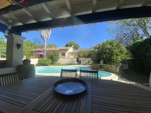 Maison Indépendante Avec Piscine, 3 Chambres, au Cœur du Gardonuzespont du Gard