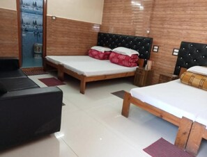 华丽四人房 | 免费 WiFi、床单