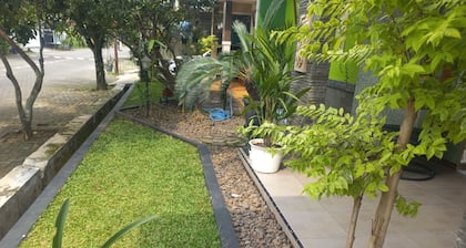 OYO 93892 Homestay Koe Syariah