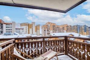 Property grounds - Central apt ski-in/out city view (Les Belleville)