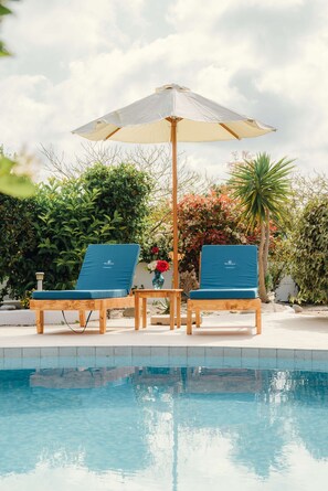 Villa, 2 Bedrooms, Smoking, Private Pool | Garden